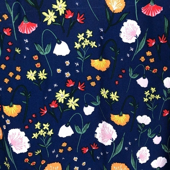 Finn & Grace Floral Oversized Blouse Navy Blue S - Picture 8 of 8